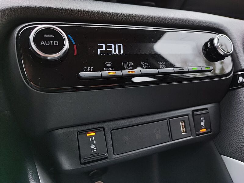 Toyota Yaris 1.5 Hybrid Business-Edition+Klima+Navi+Bluetooth+Kamera+Sitzh.