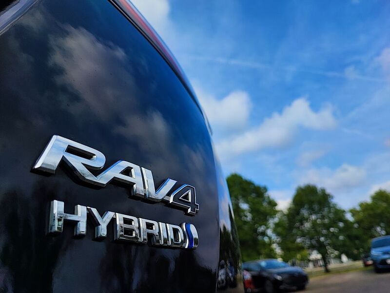 Toyota RAV 4 2.5 4x2 Hybrid Team Deutschland+Kamera+LED